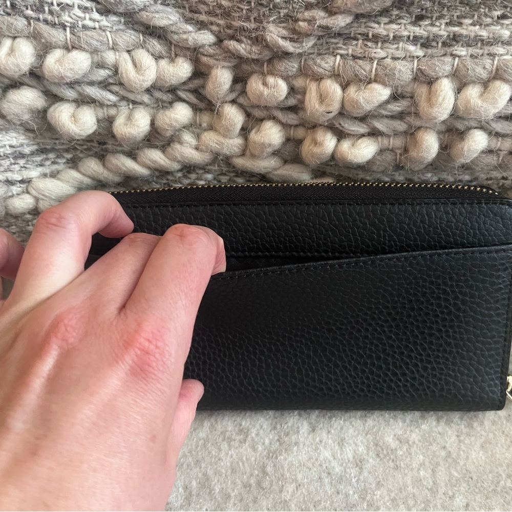 Kate Spade Black Wallet-like new - Picture 4 of 6
